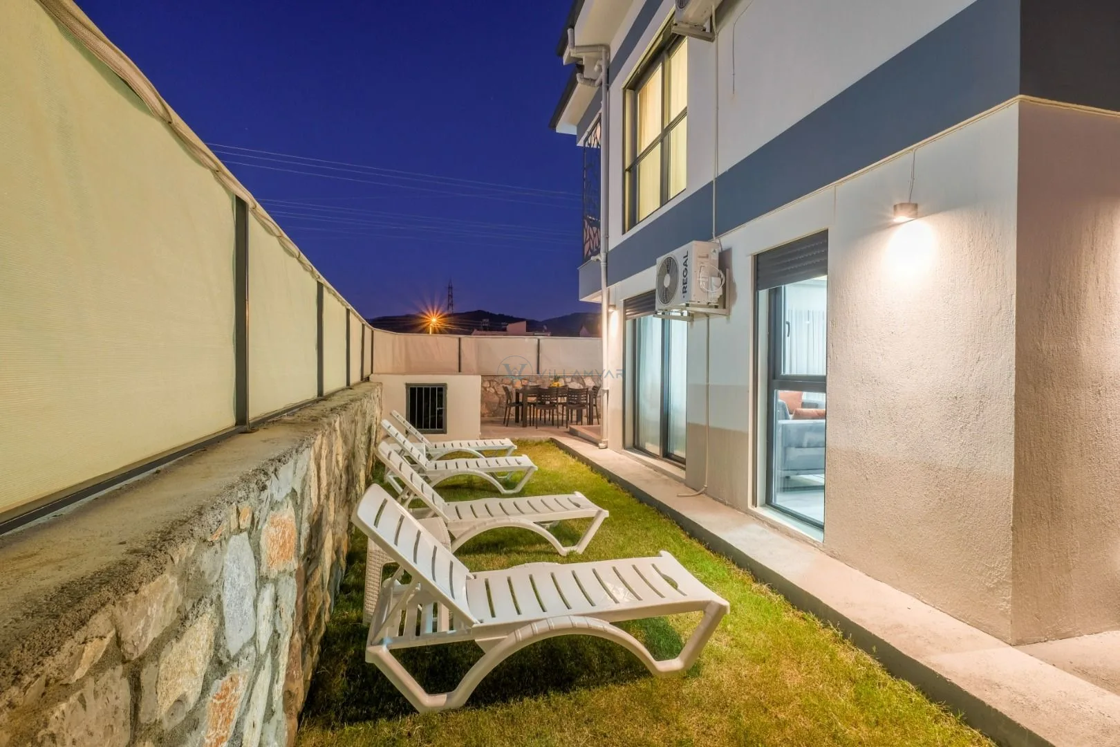 Villa Maske Duo