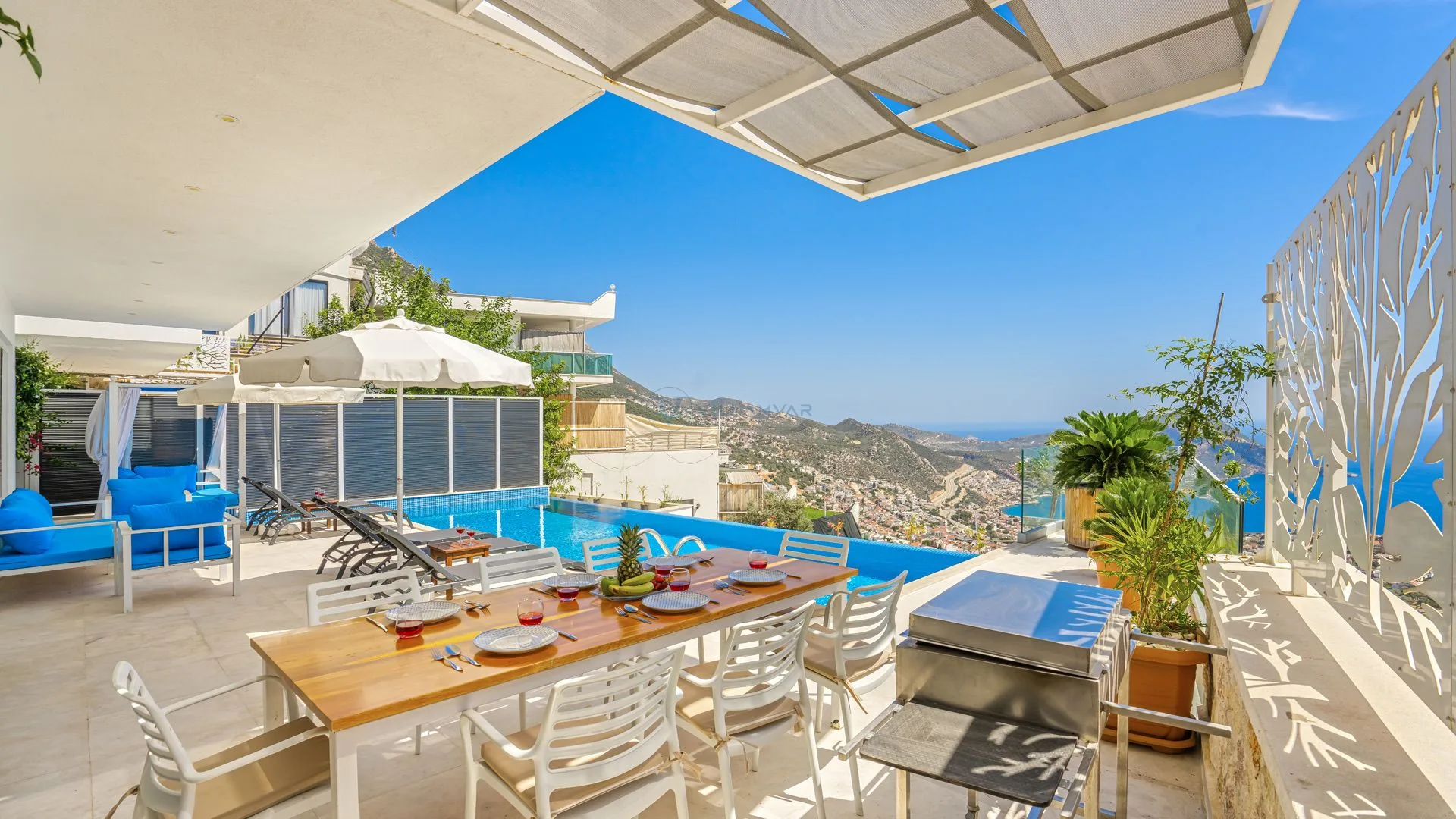 Villa Merit Crystal