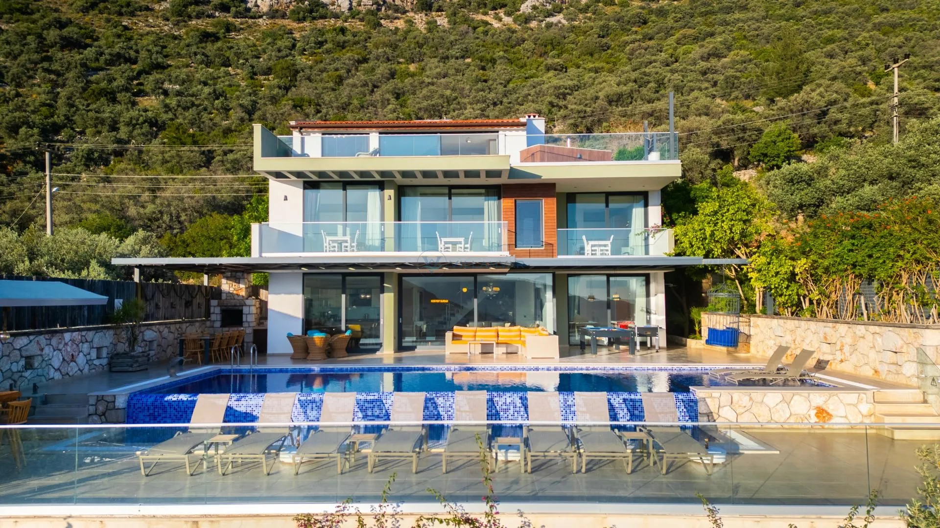 Villa Topic