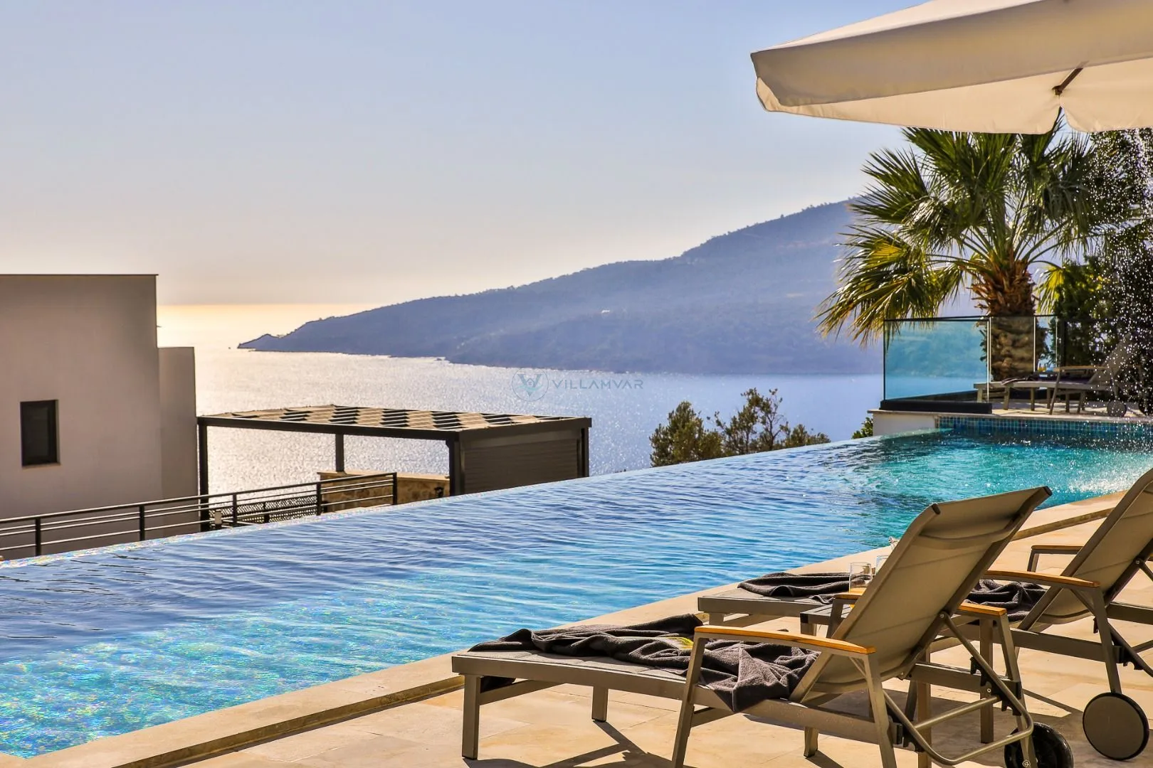 Villa Lavonya
