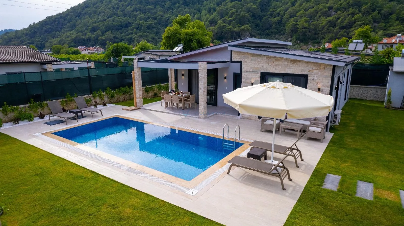 Villa Eliz İnlice