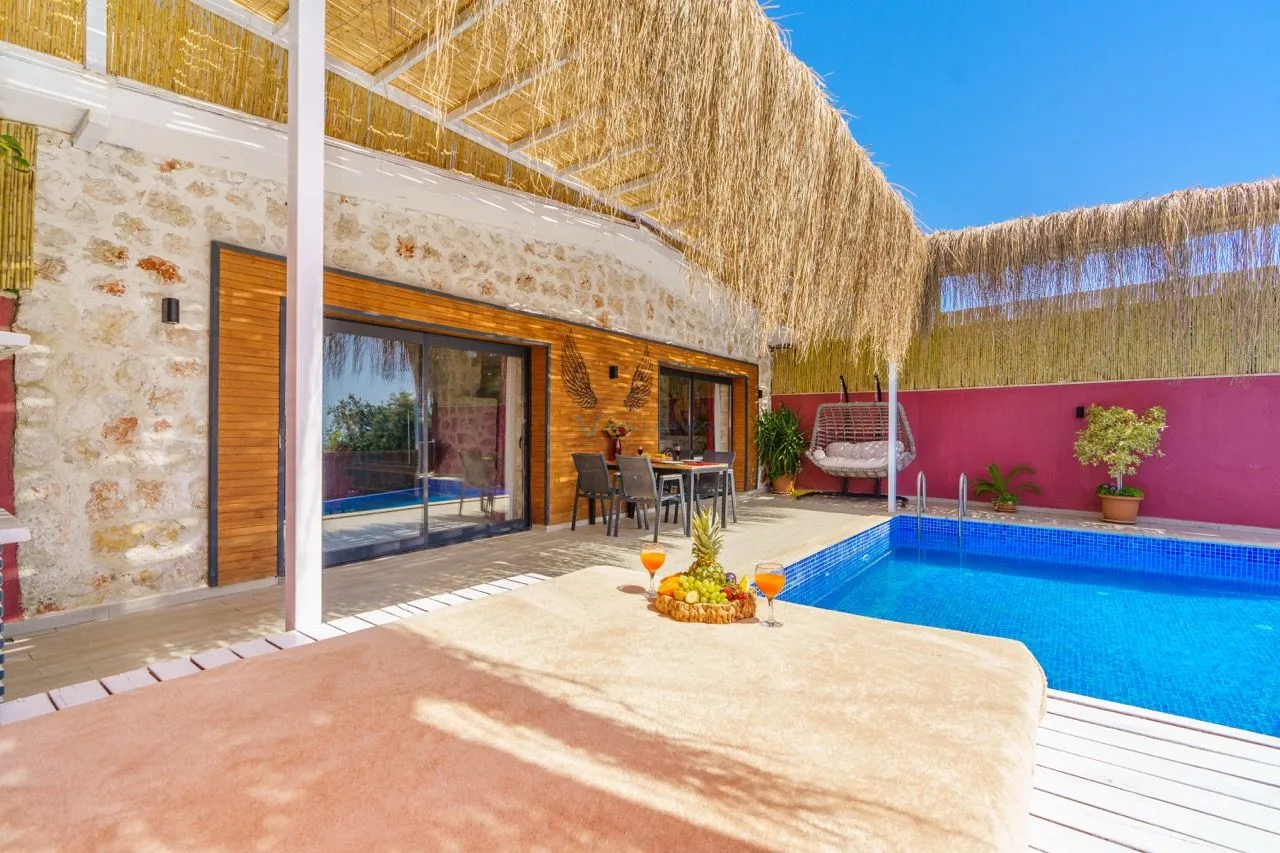 Villa Mira Queen