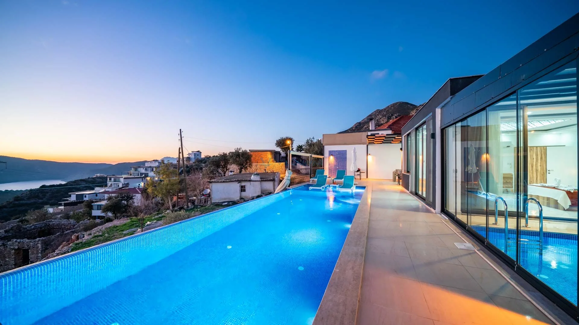 Villa Spring 1