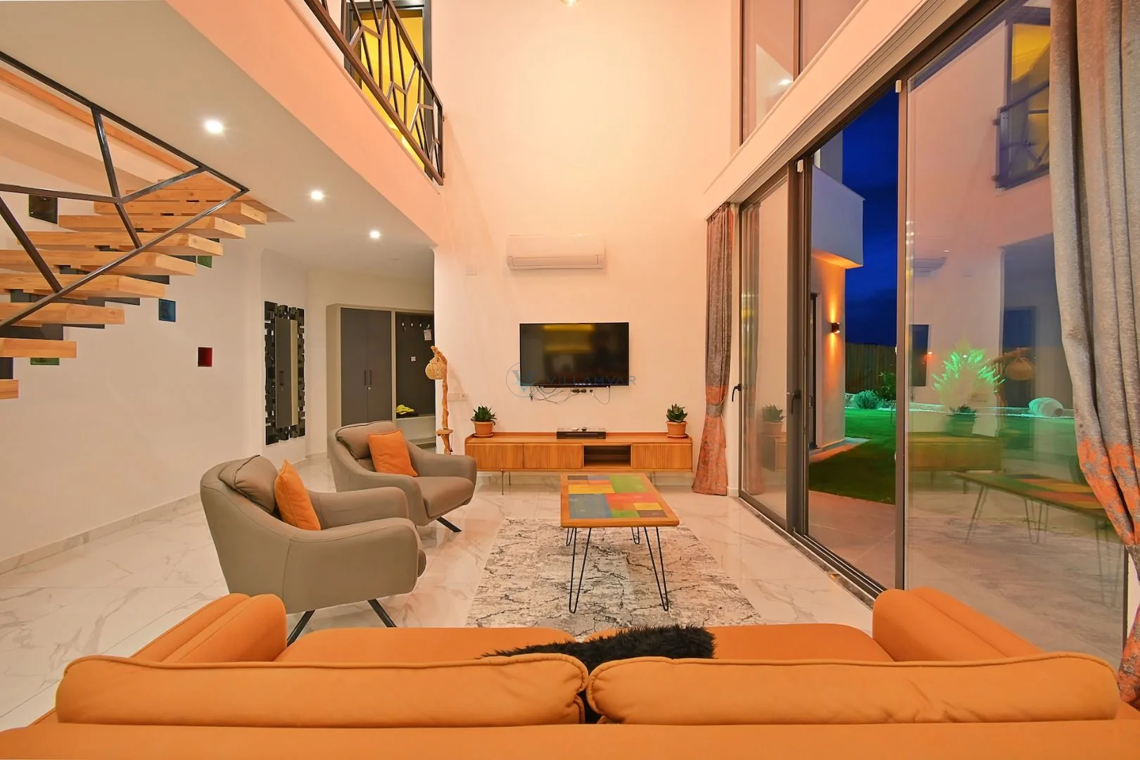 Villa Green House