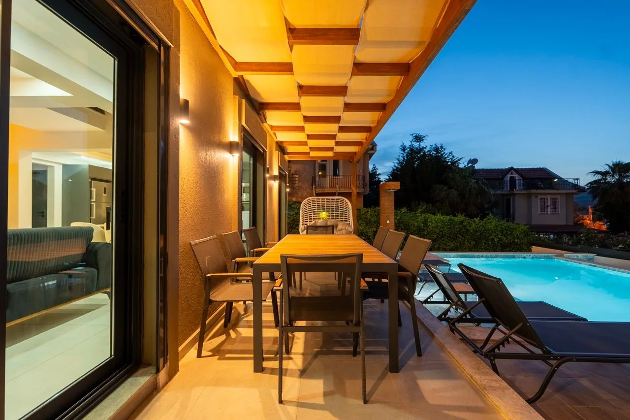Villa Ay Luxe