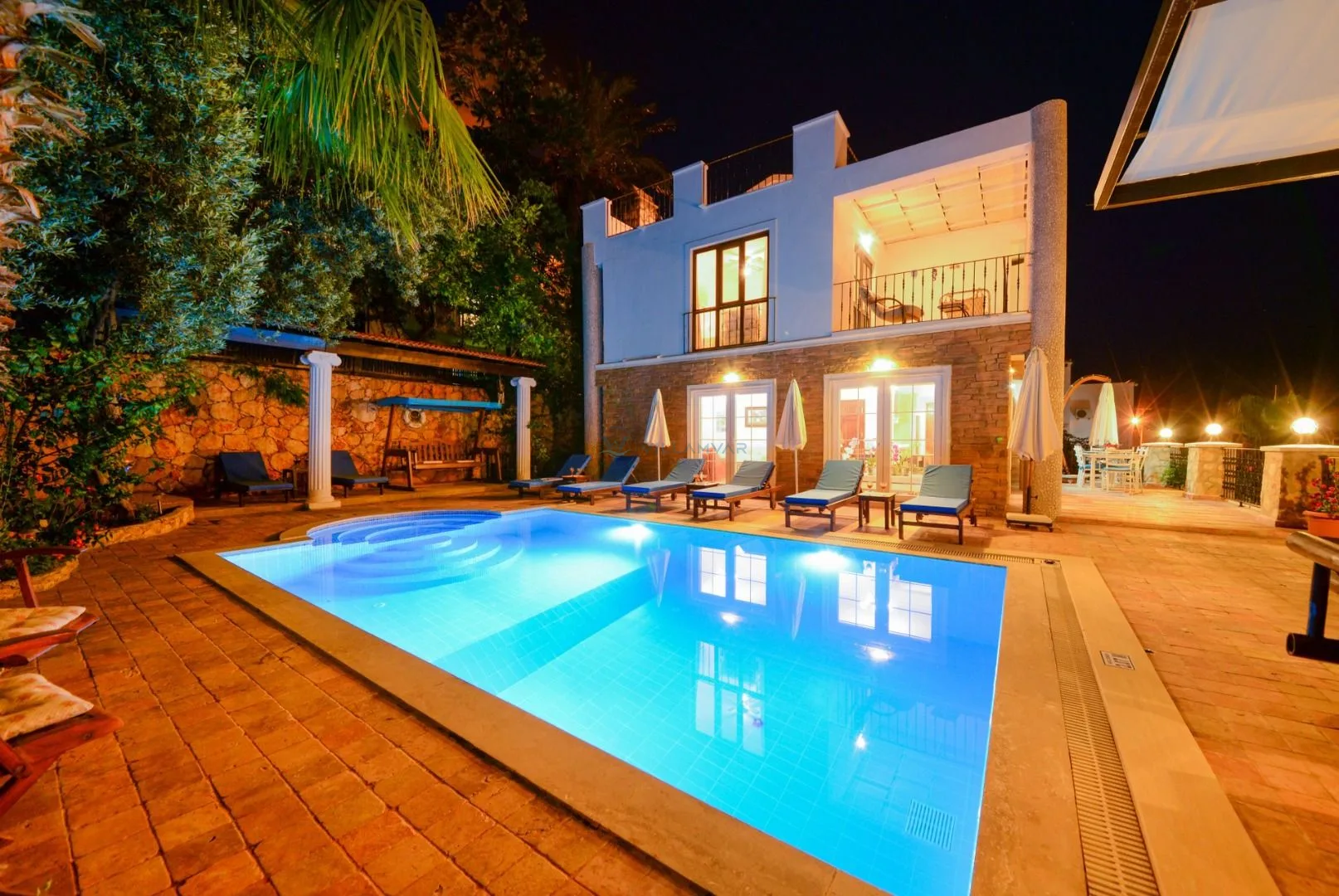 Villa Efsane Kiralama