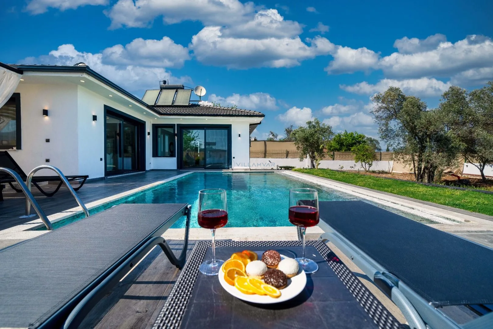 Villa Present
