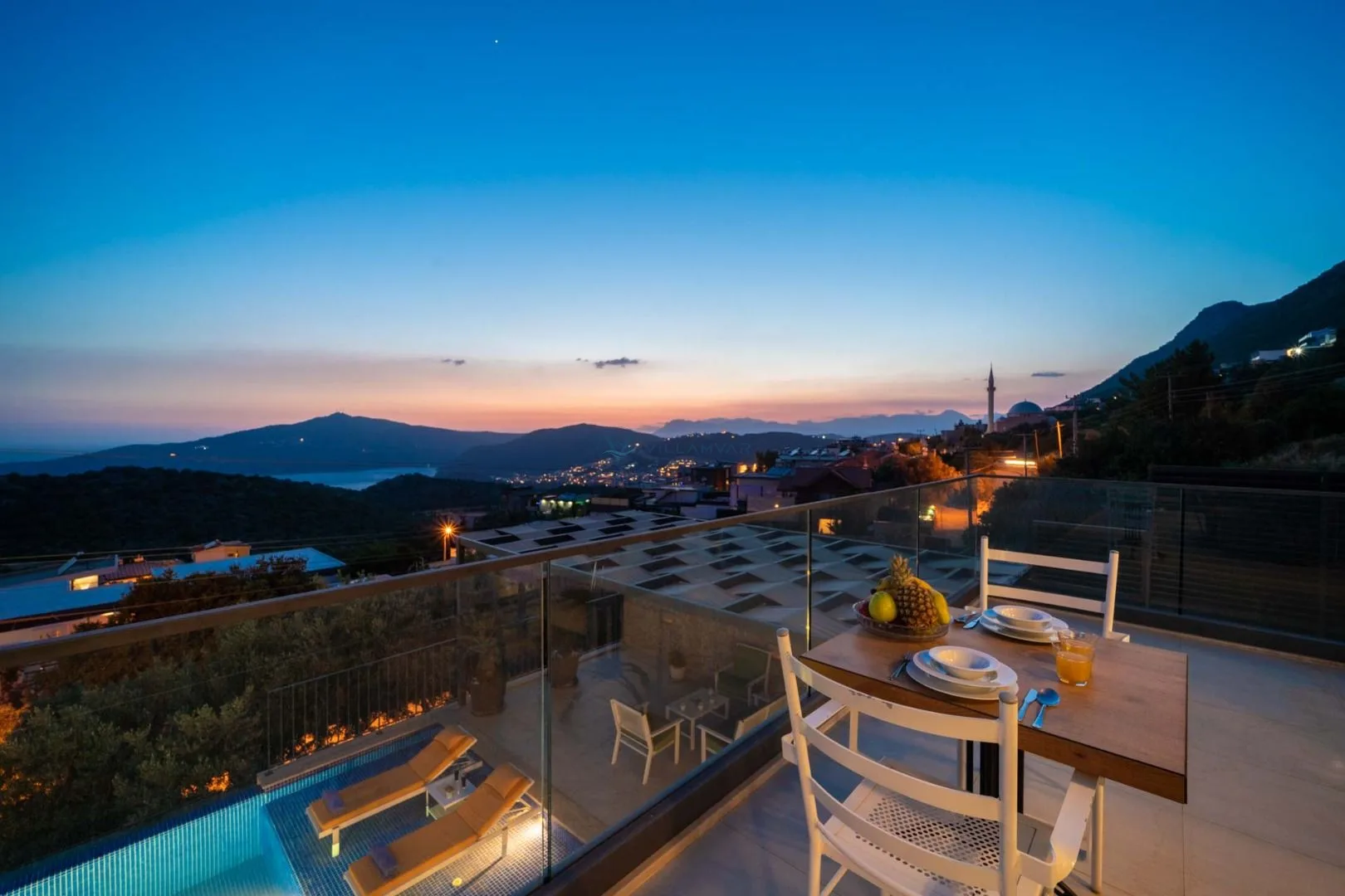 Villa Thera Seis