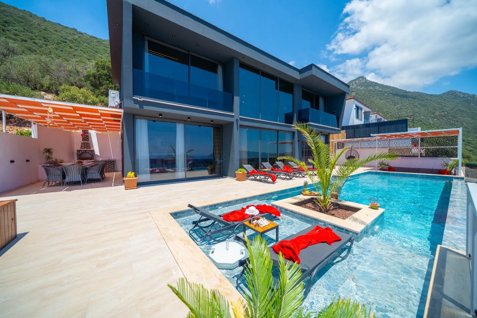 Villa Black Dark