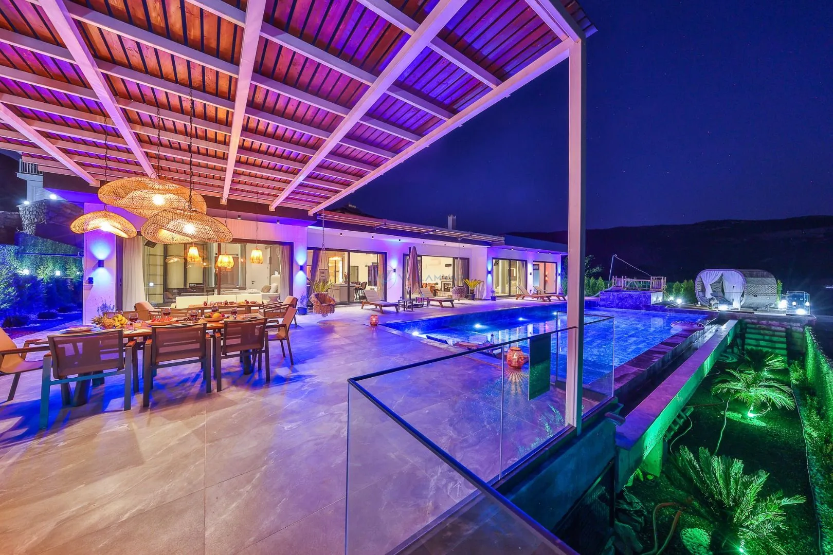 Villa Free