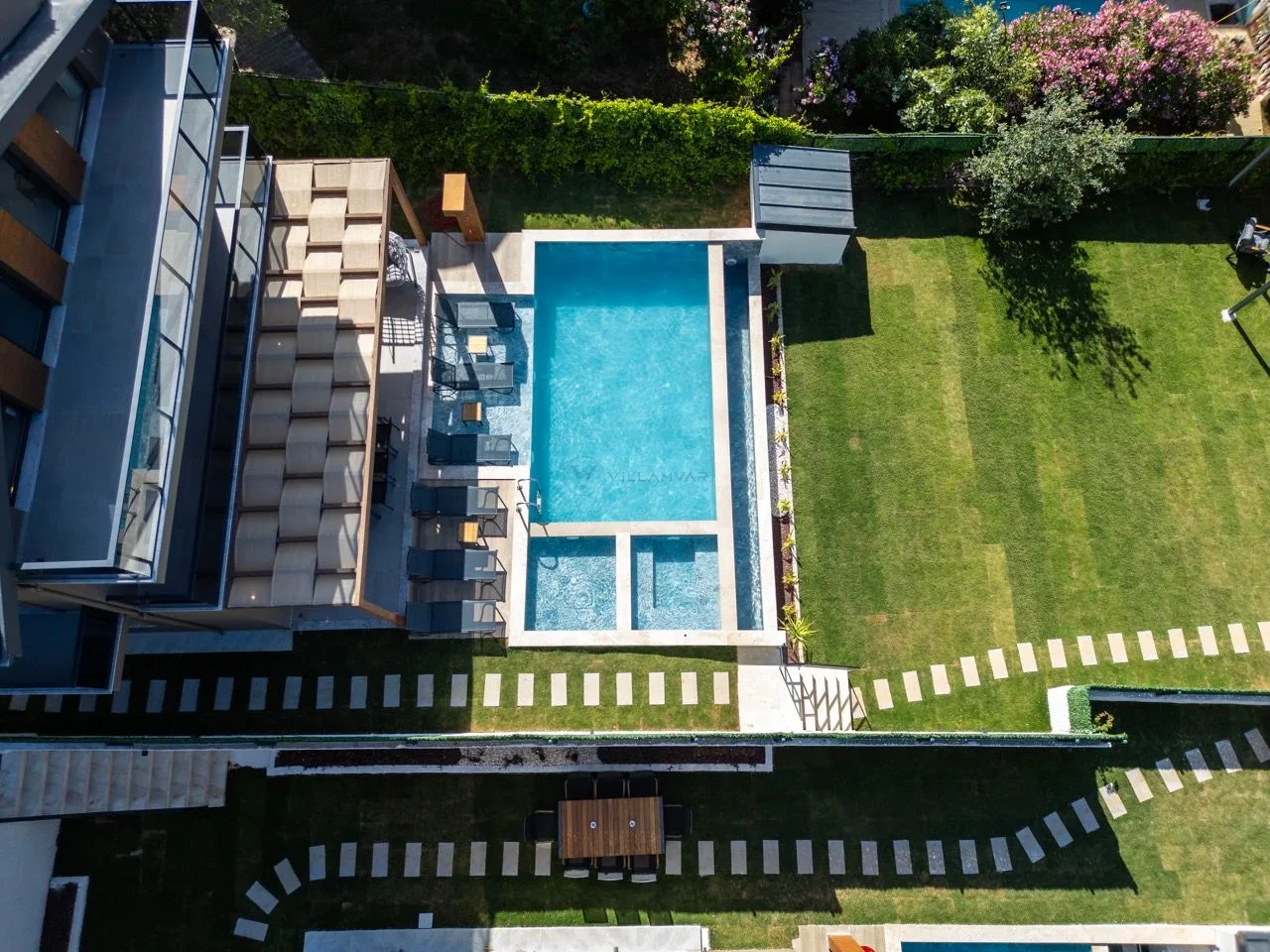 Villa Ay Luxe