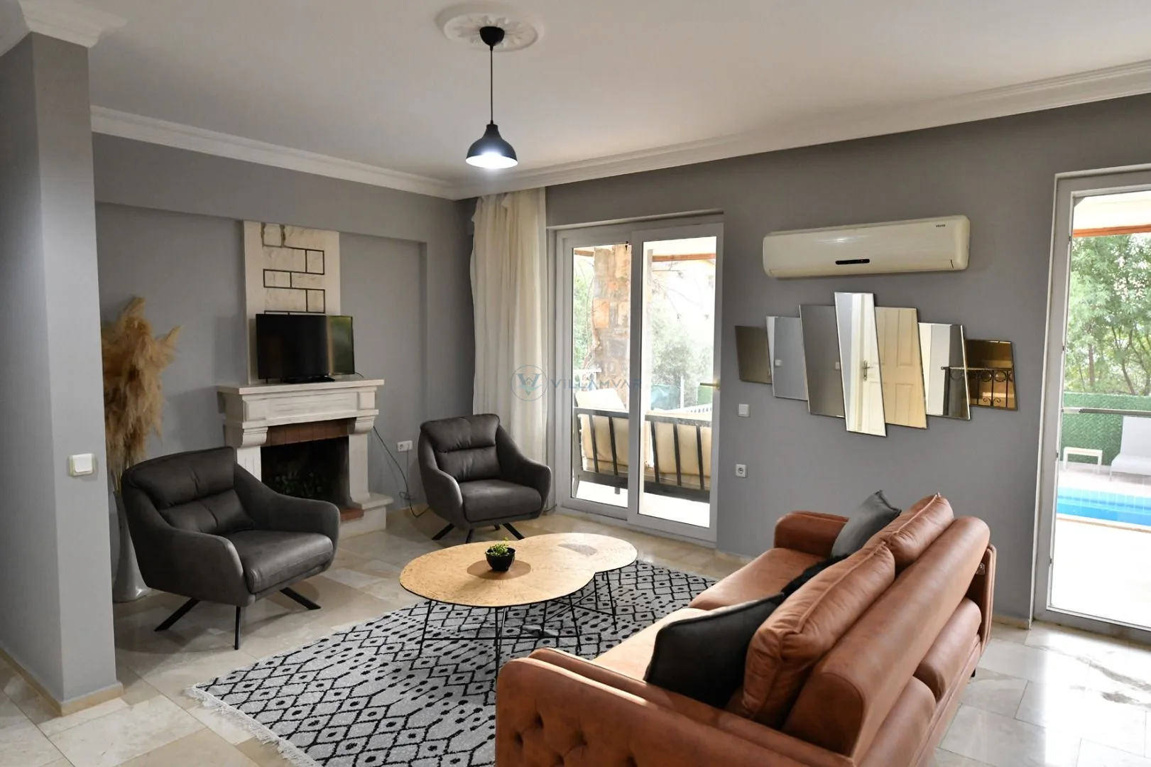Villa Almond