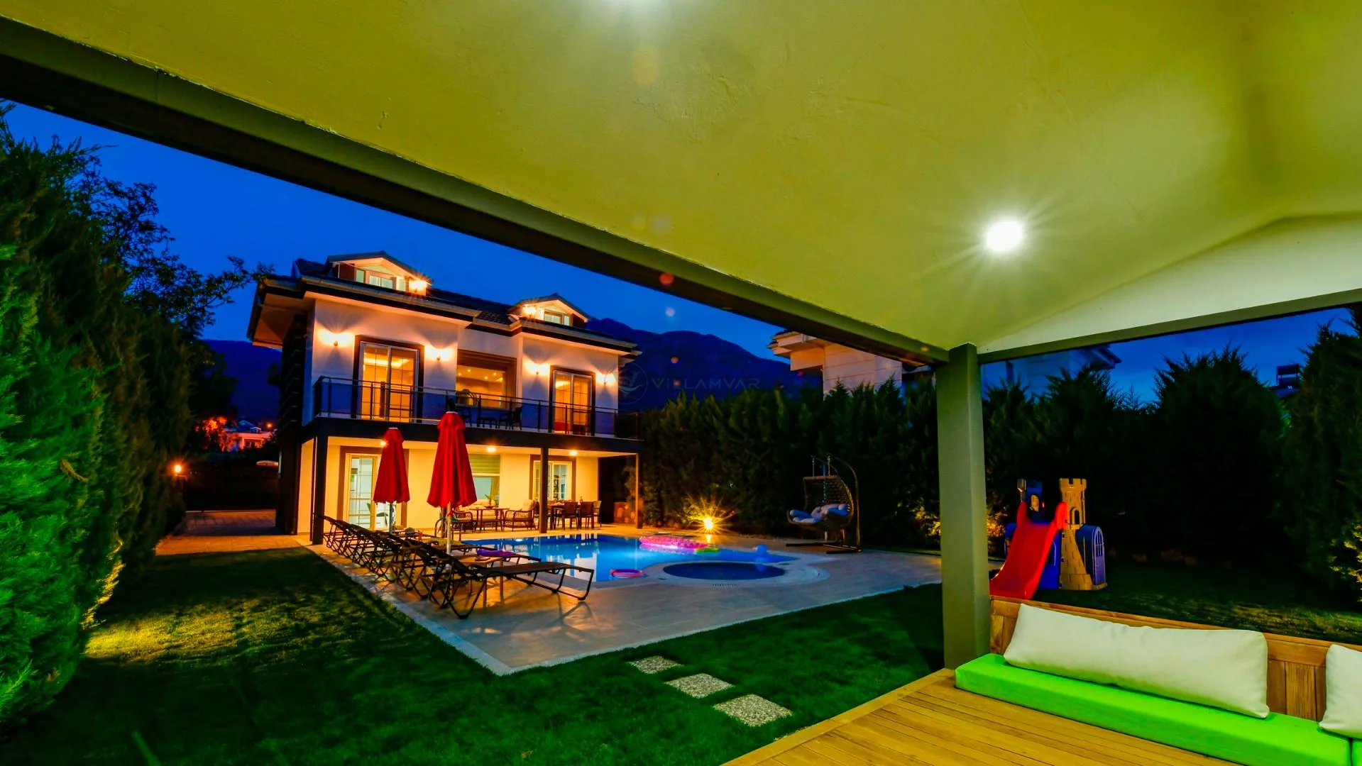 Villa Blur
