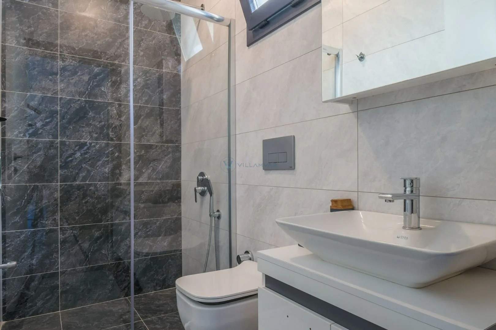 Villa Maske Duo