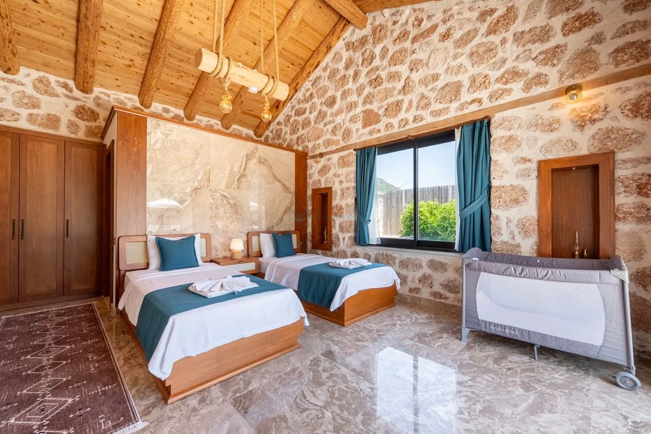 Villa Topçu Stone