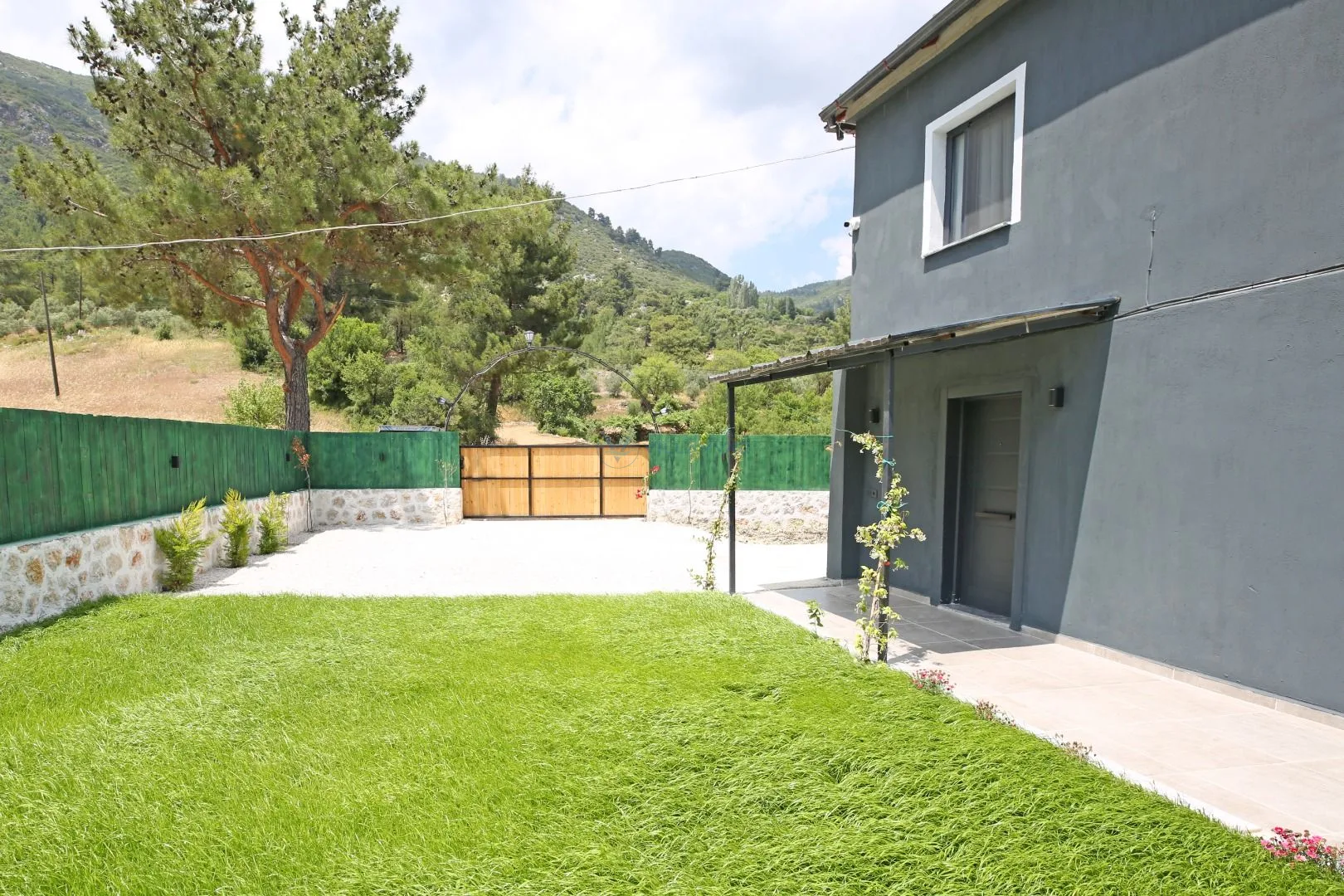 Villa Ecrinsu