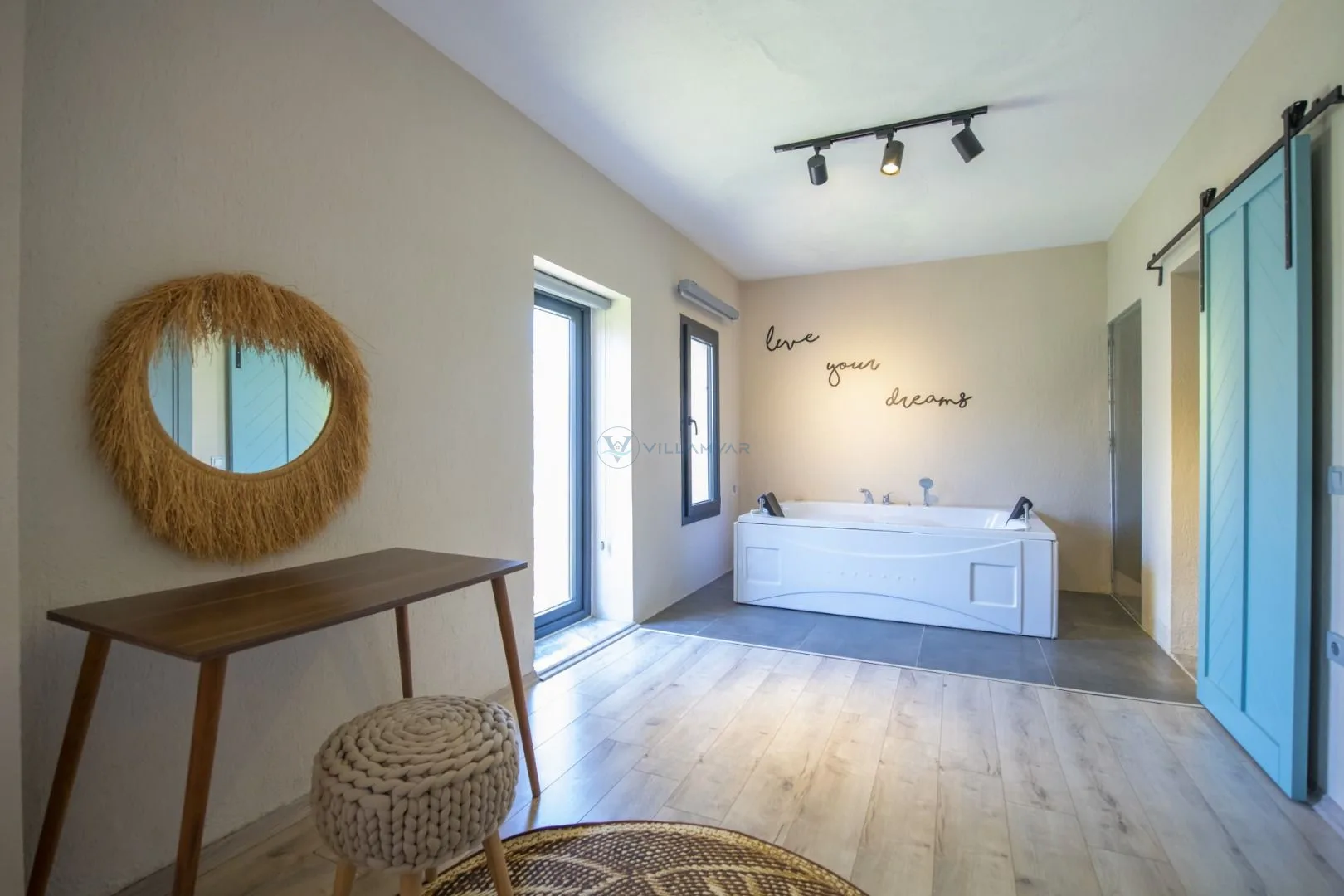 Villa Calvin Mini
