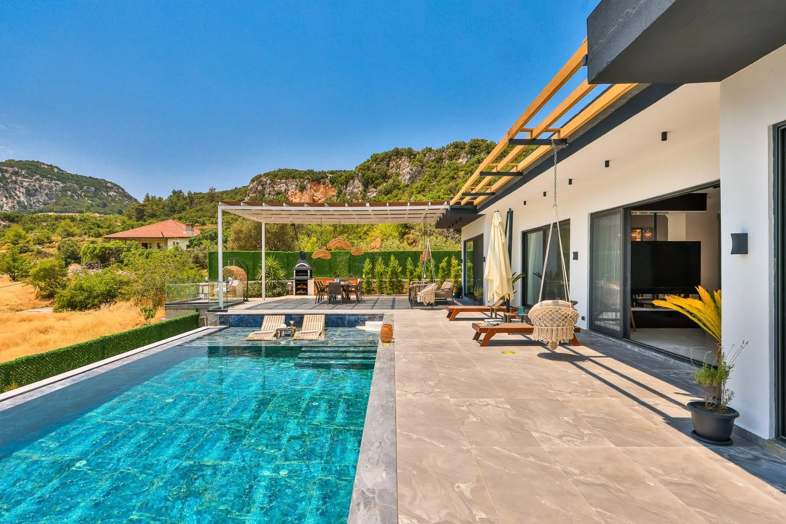 Villa Free