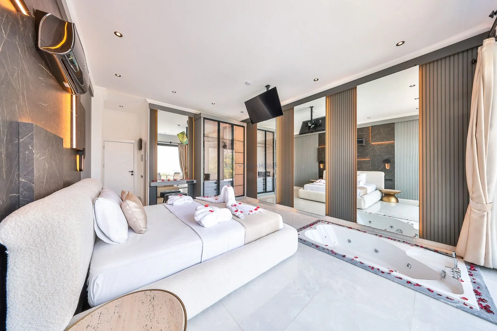 Villa Free