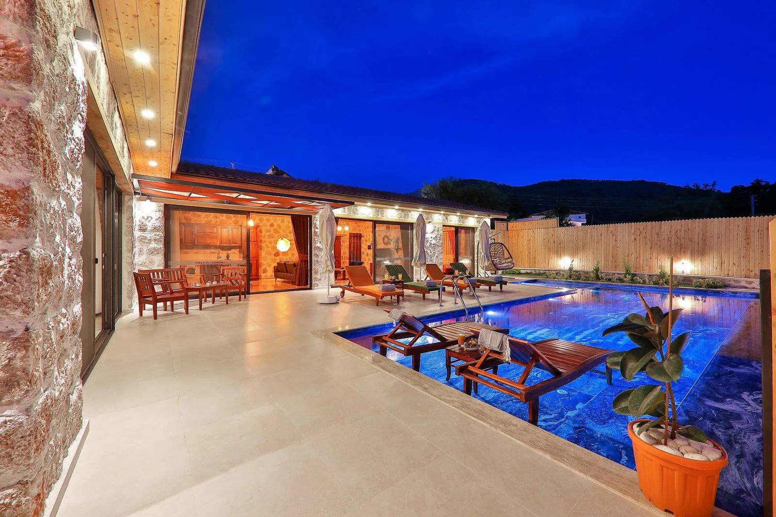 Villa Nidia