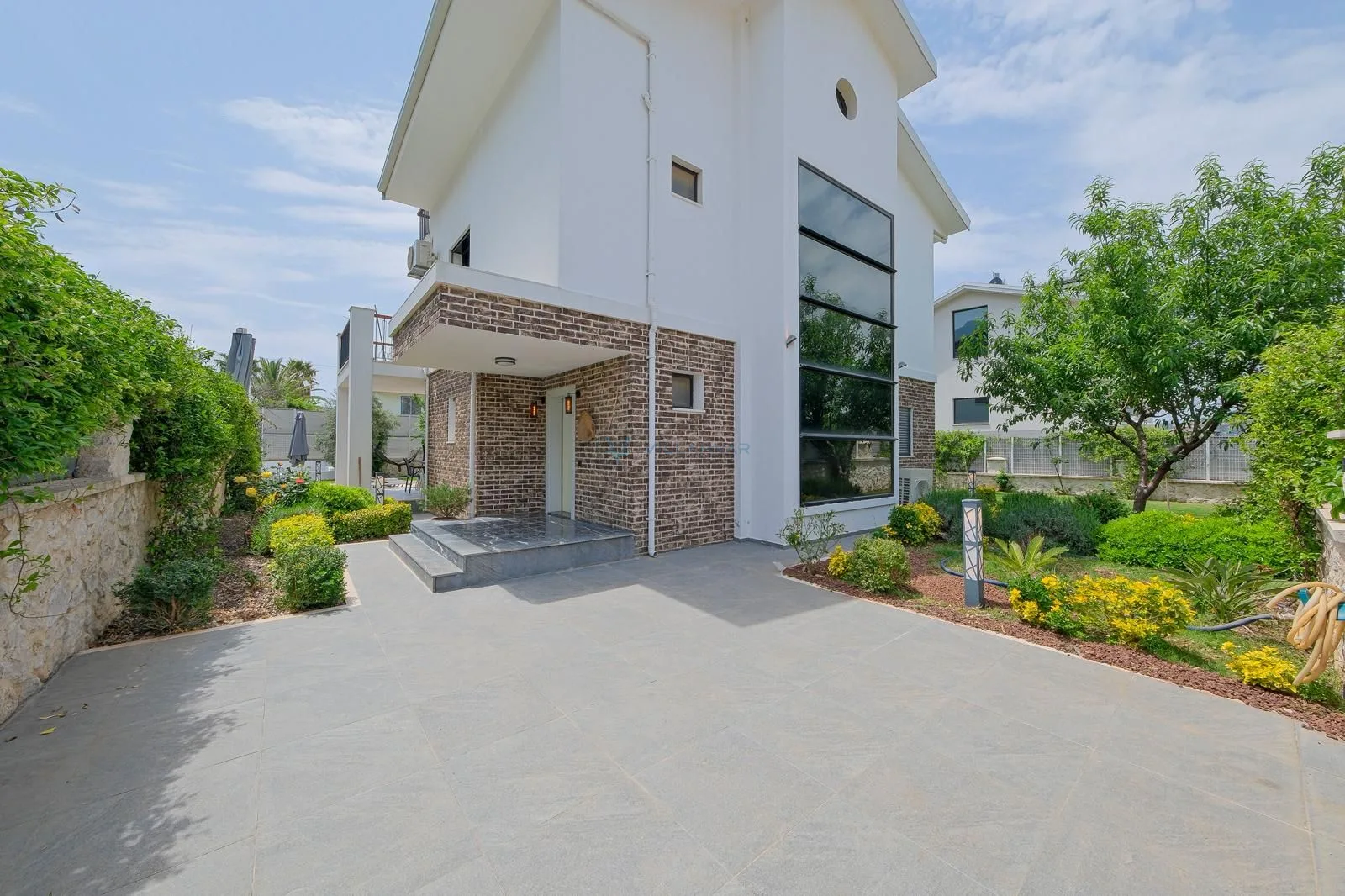 Villa Slay