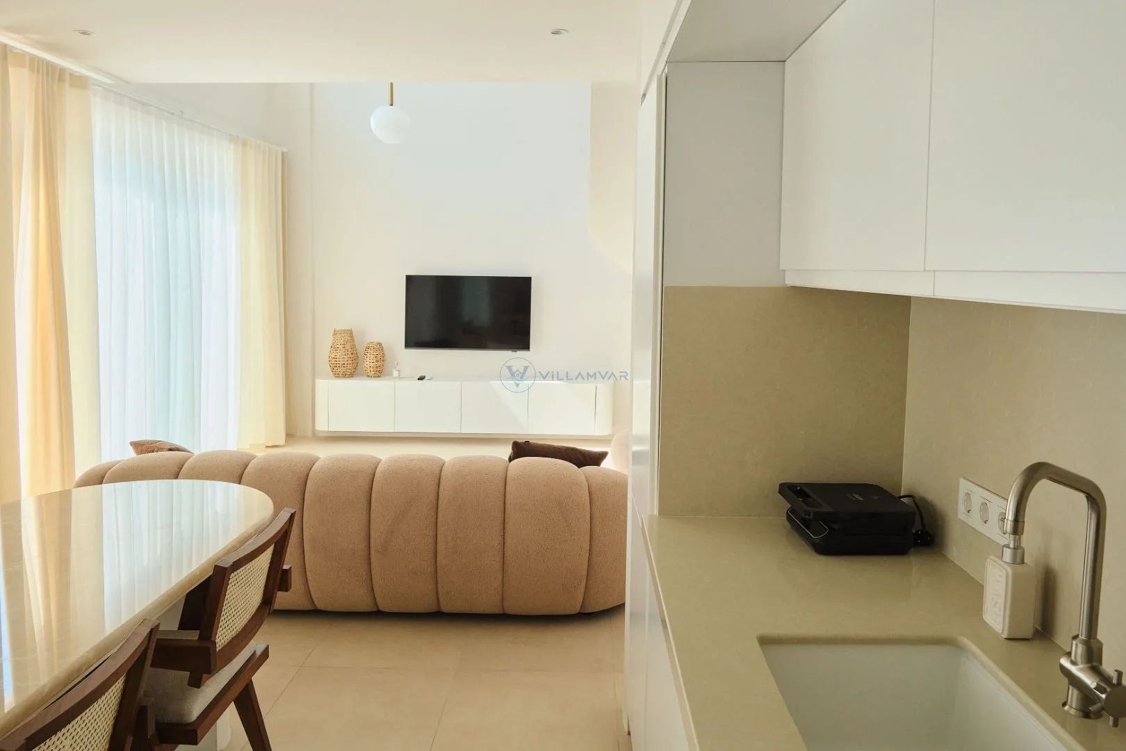 Villa Neonix