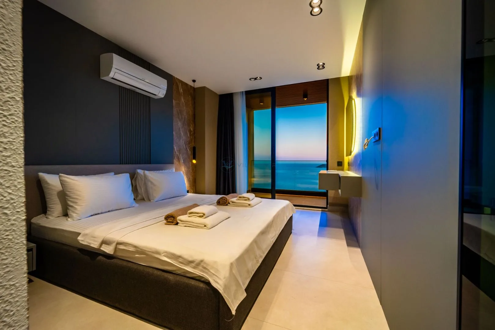 Villa Aura D