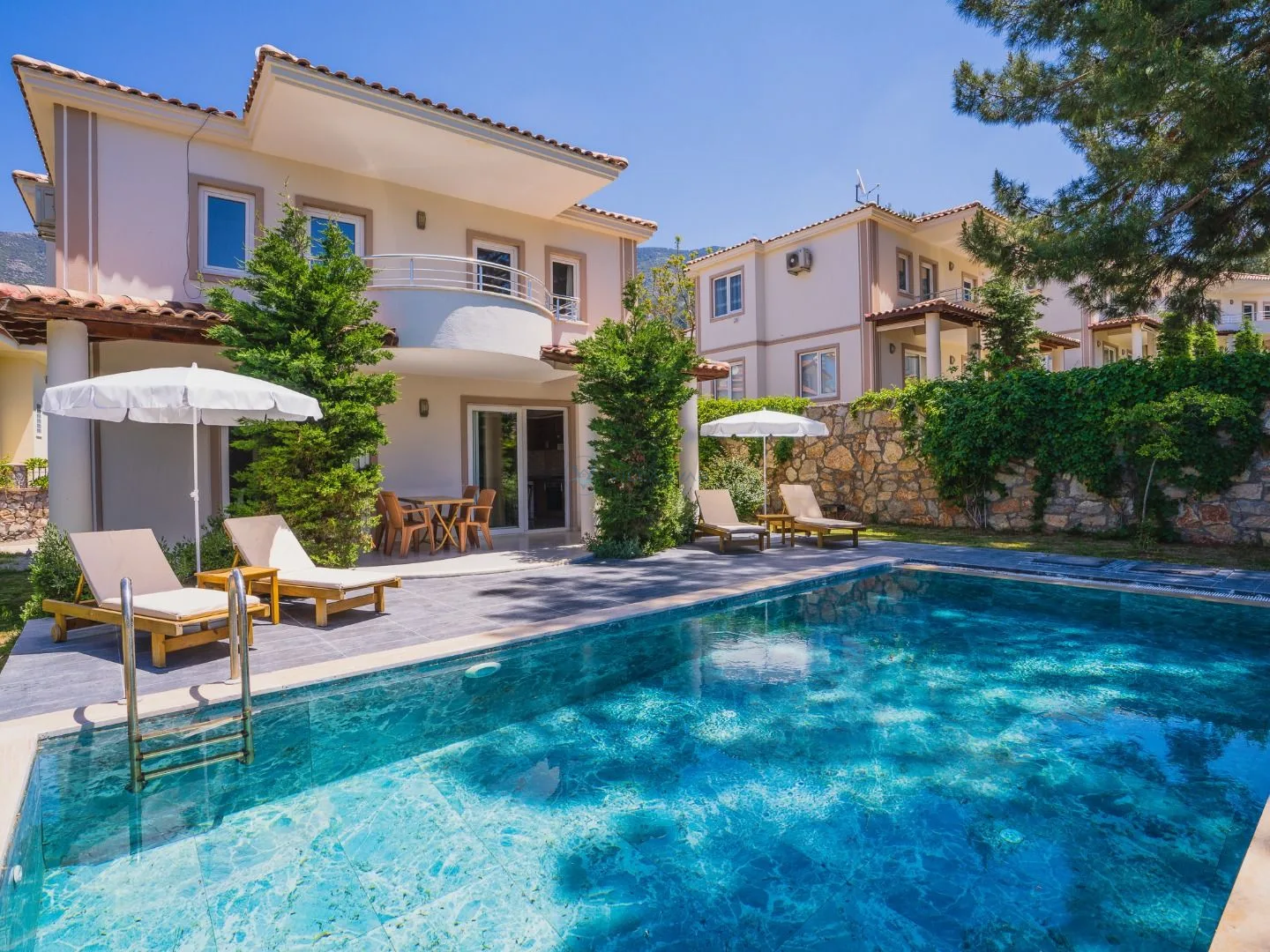 Villa Wonderful 2