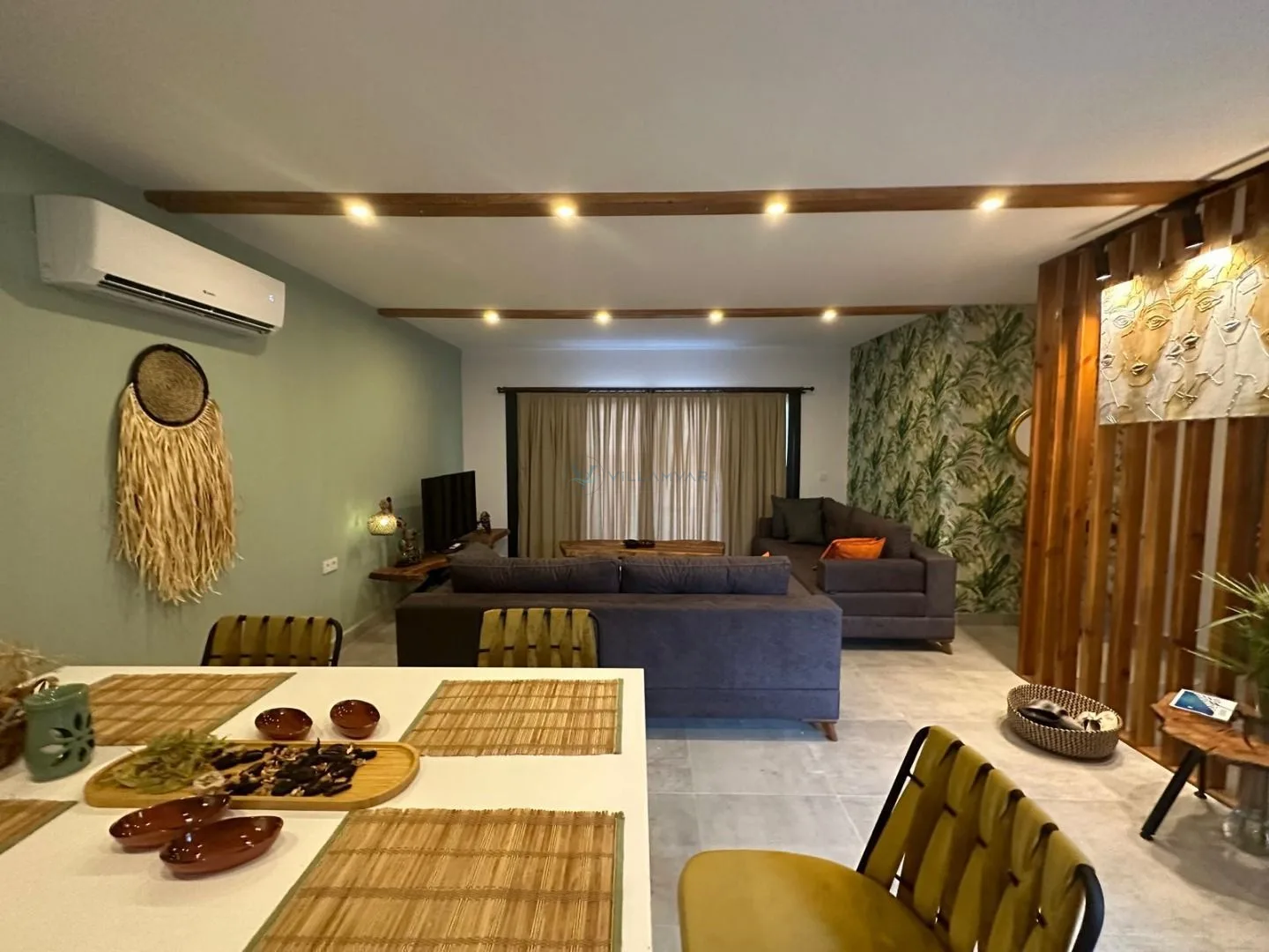 Villa Timbered Duo