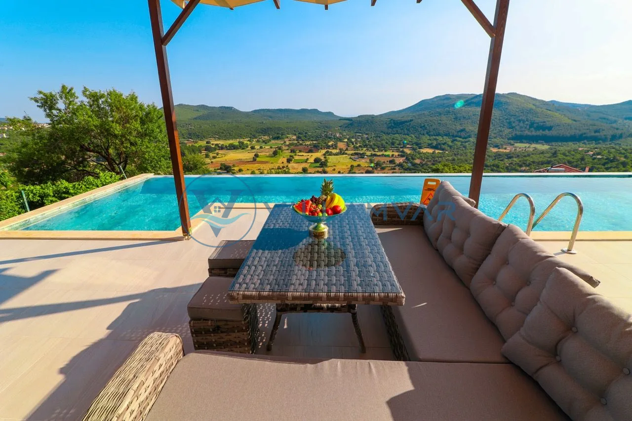 Villa Adilya