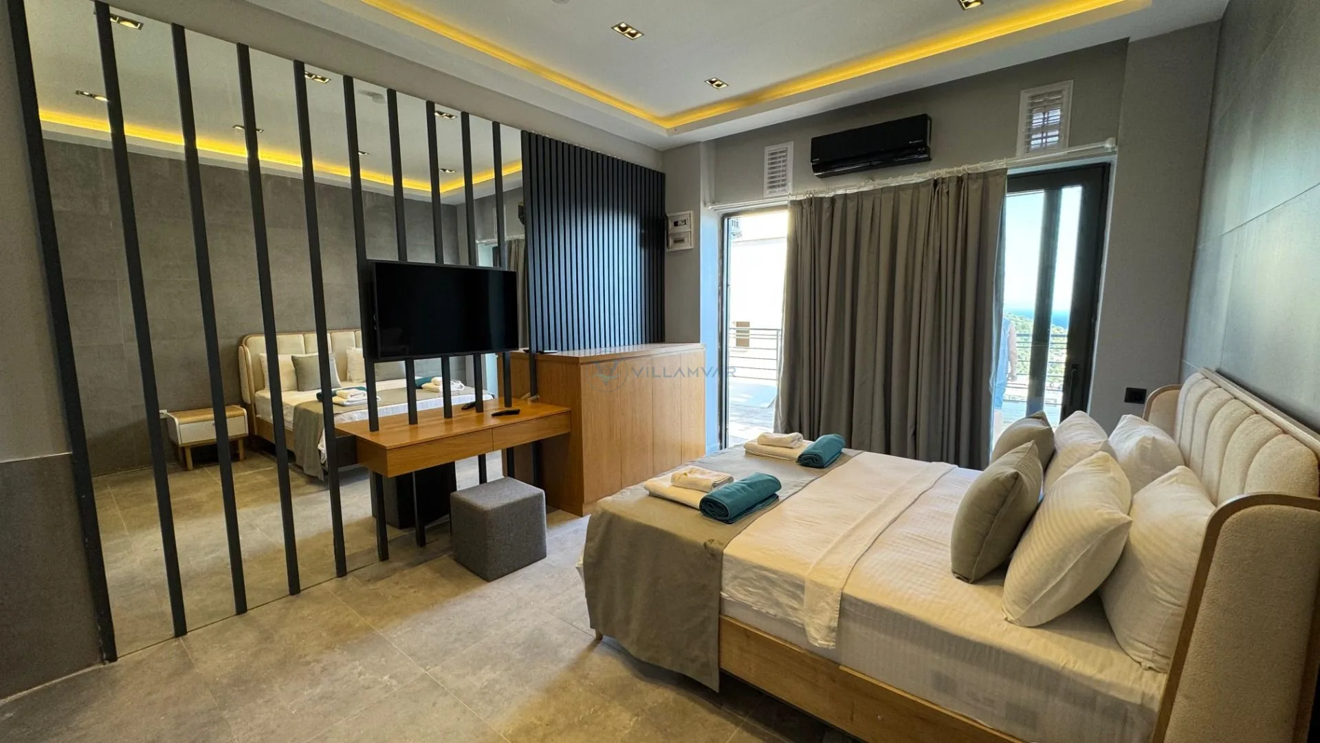 Villa Royal Life