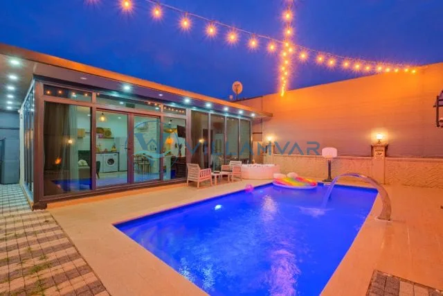 Crystal De-Luxe Villa