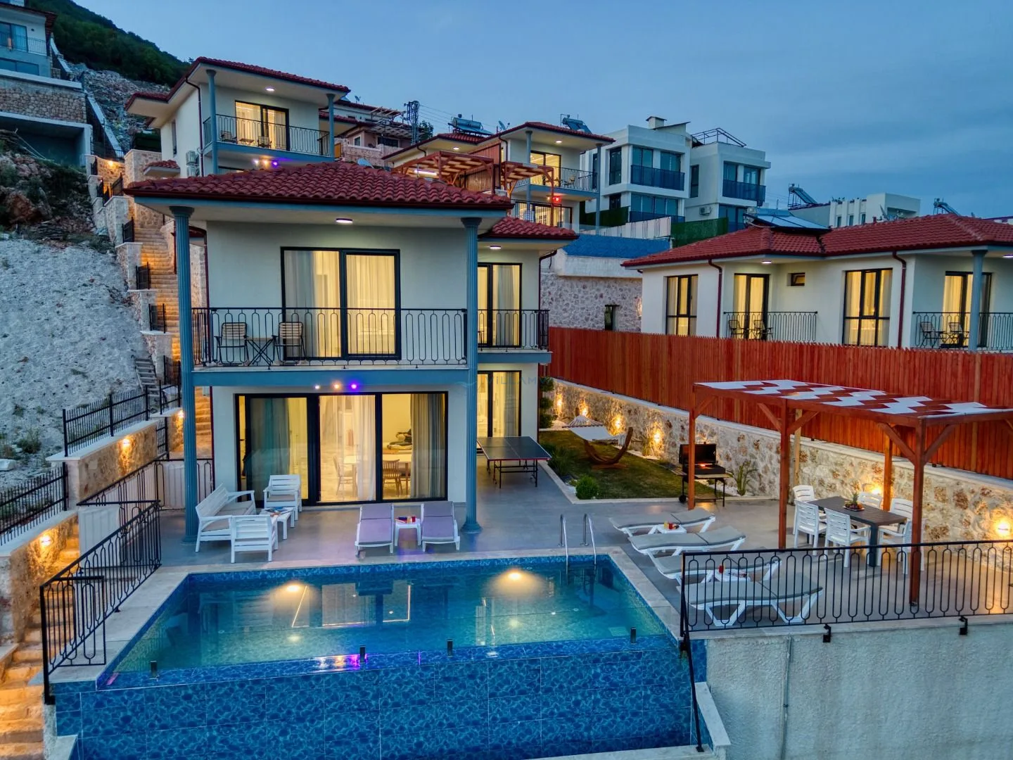 Villa Stranger 4