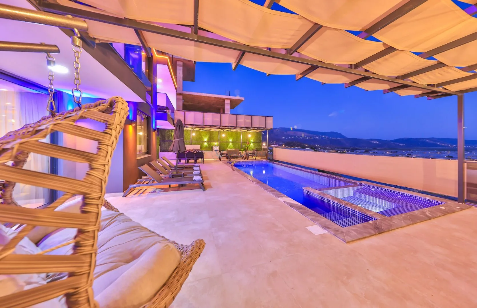 Villa Lalezar