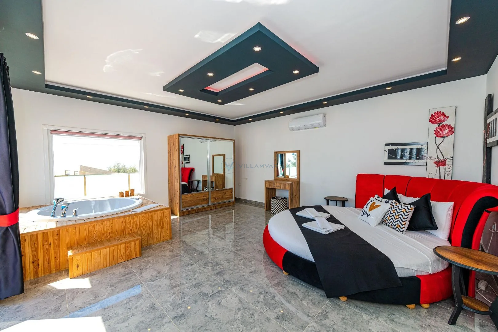 VR Villa Nazo