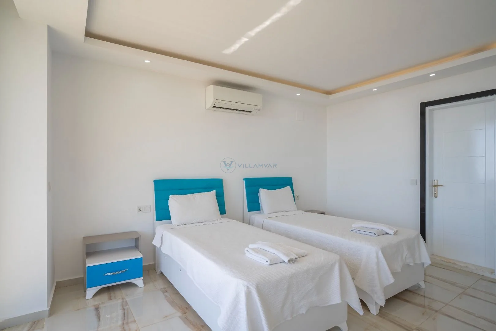 VR Villa Avalon