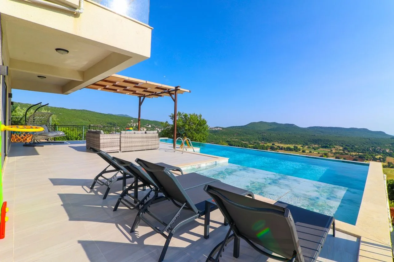 Villa Adilya