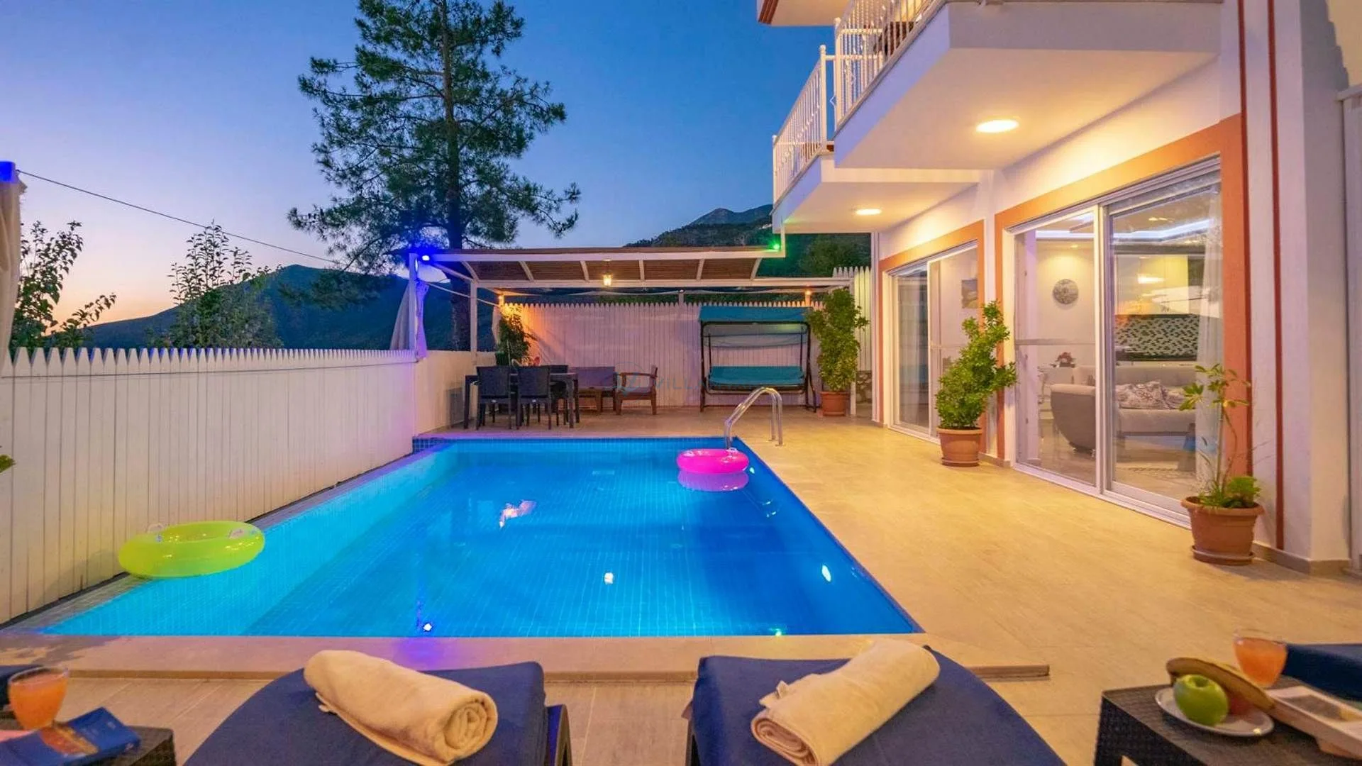 Villa Uzaktaki Şehir