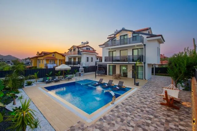Villa Fullmoon