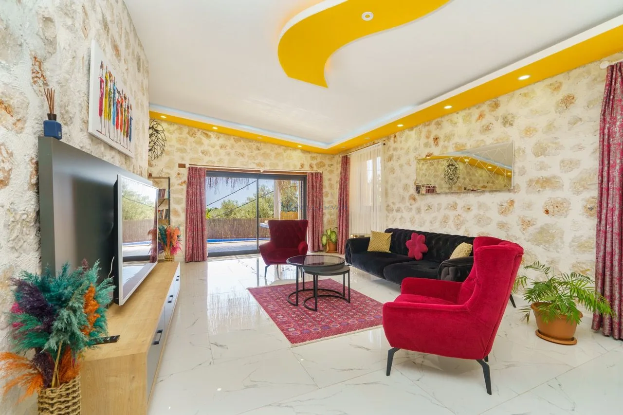 Villa Mira Queen