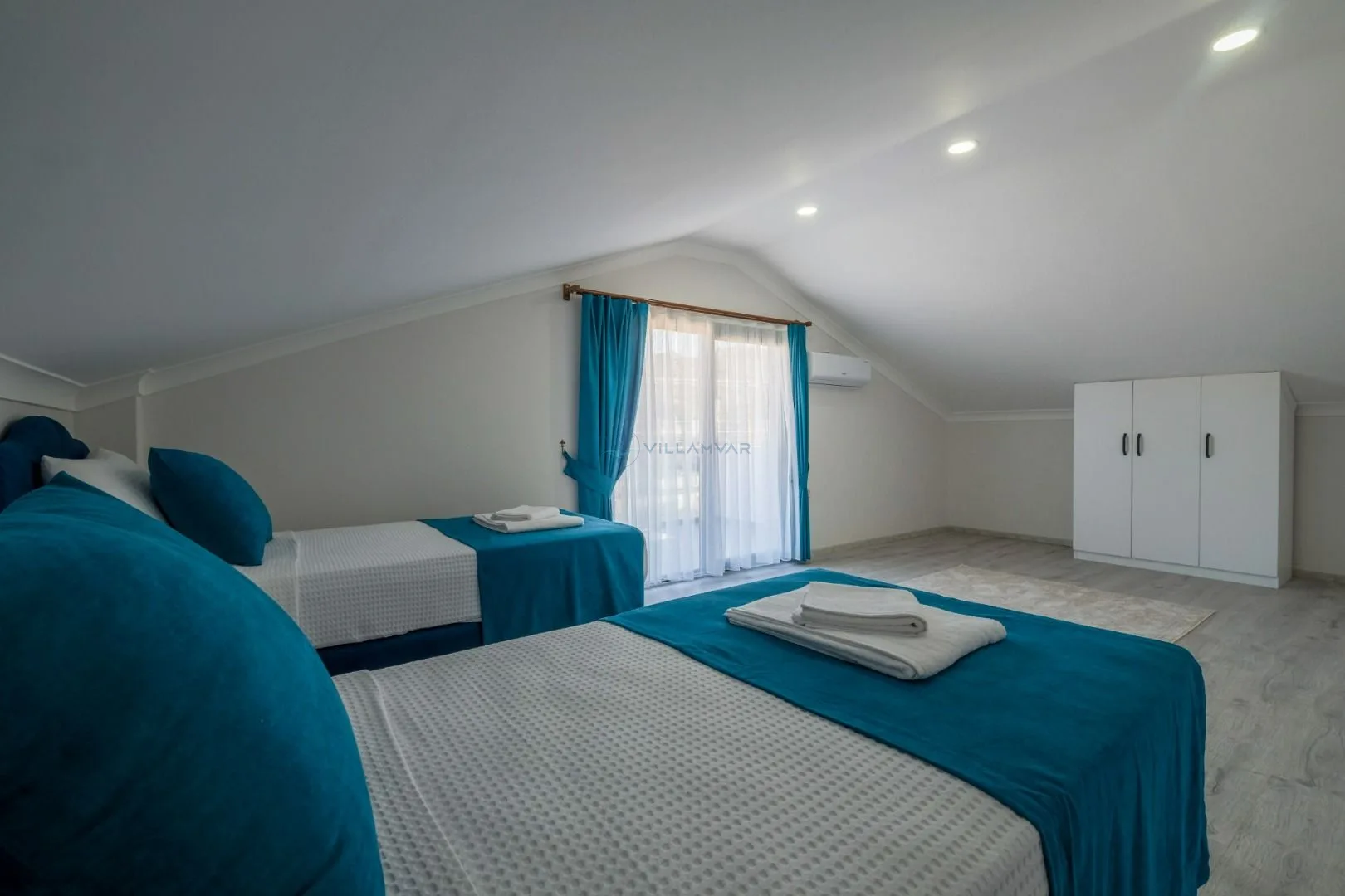 Villa Maske Duo