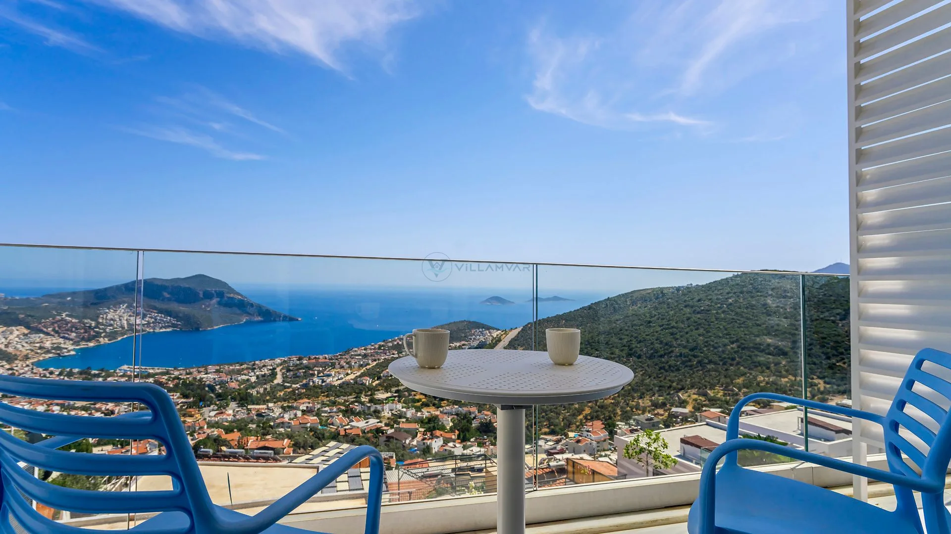 Villa Merit Crystal