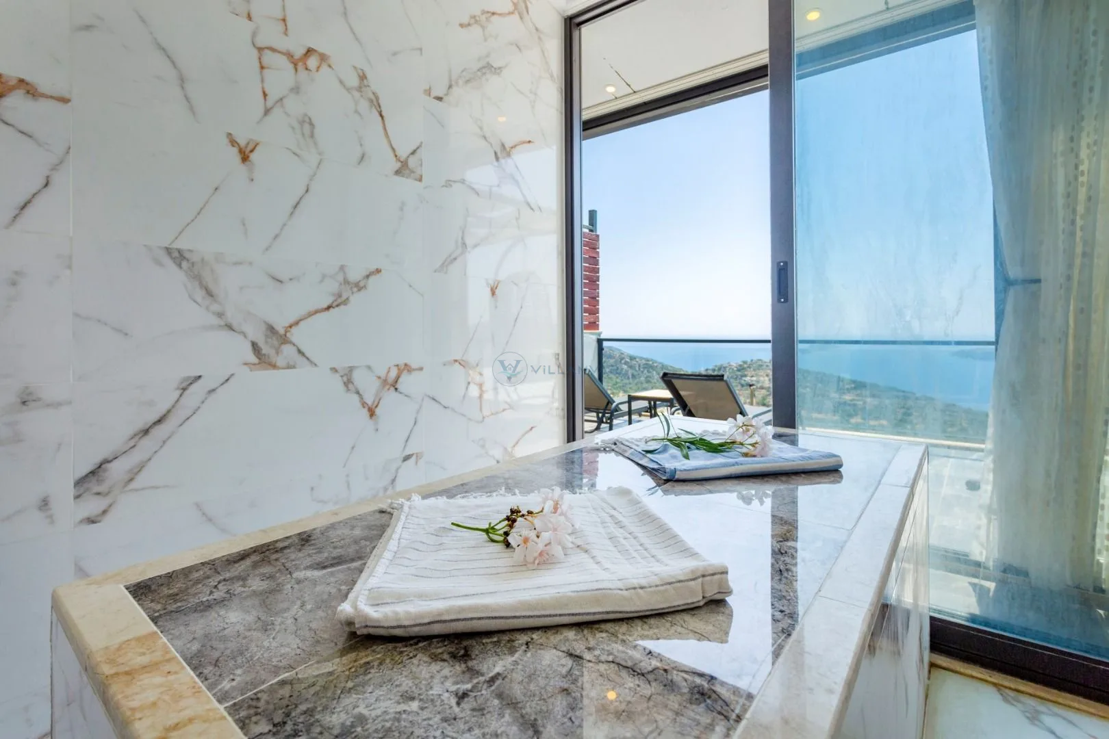 Villa Gold Moon