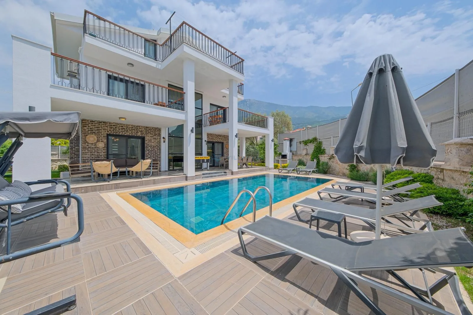 Villa Slay