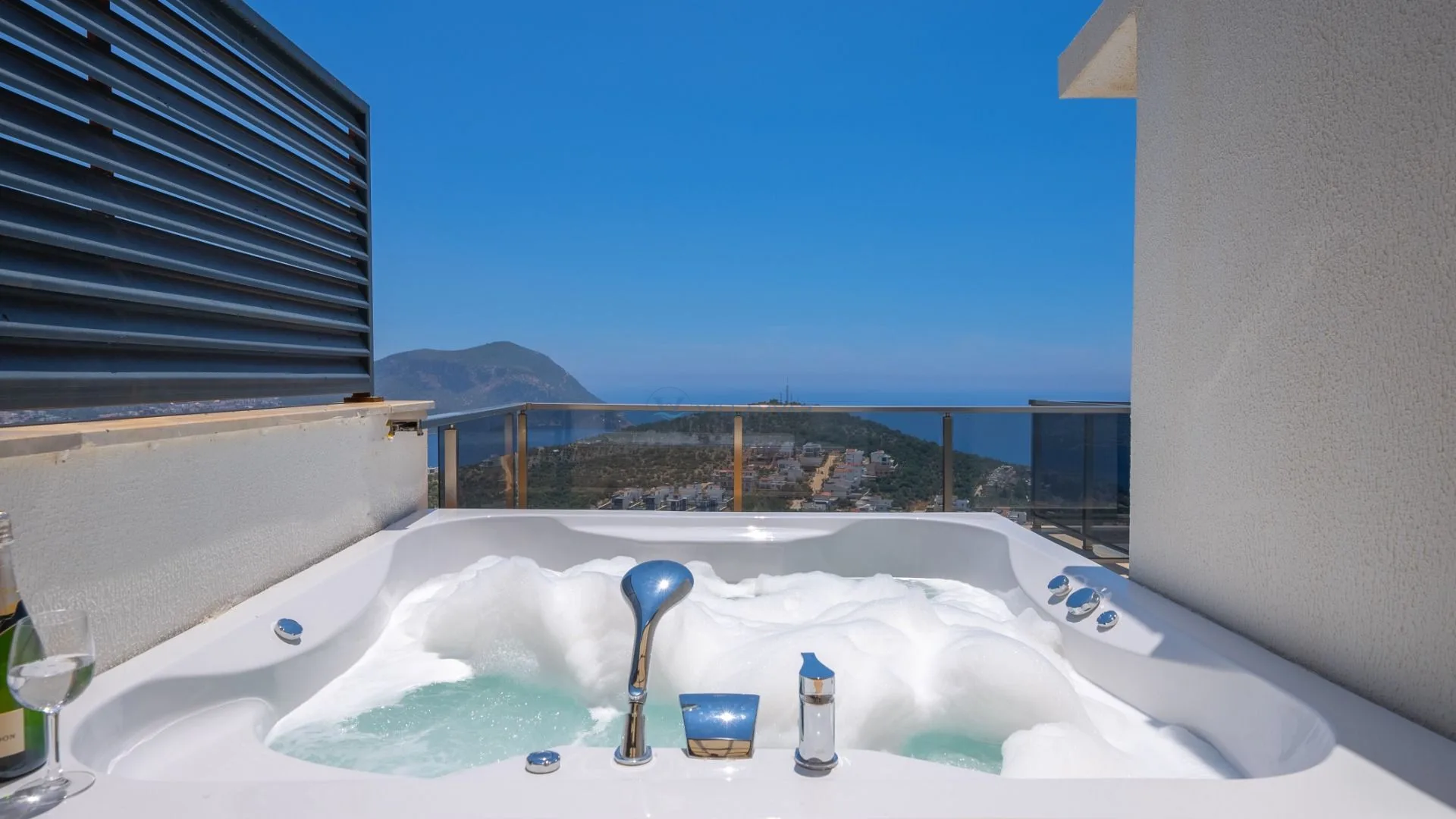 Villa Skylight