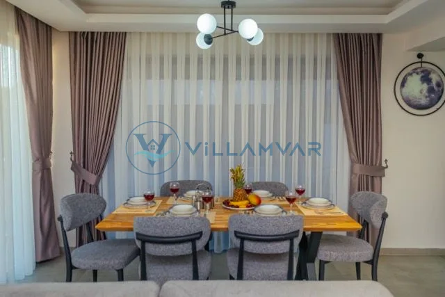 Villa Fullmoon