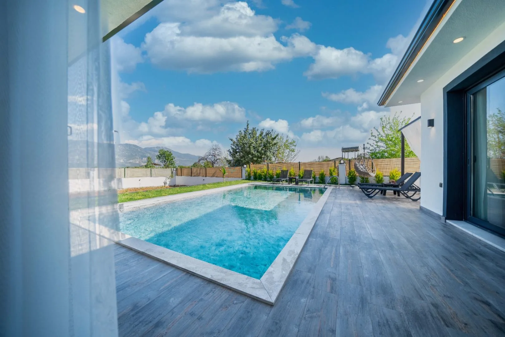 Villa Present