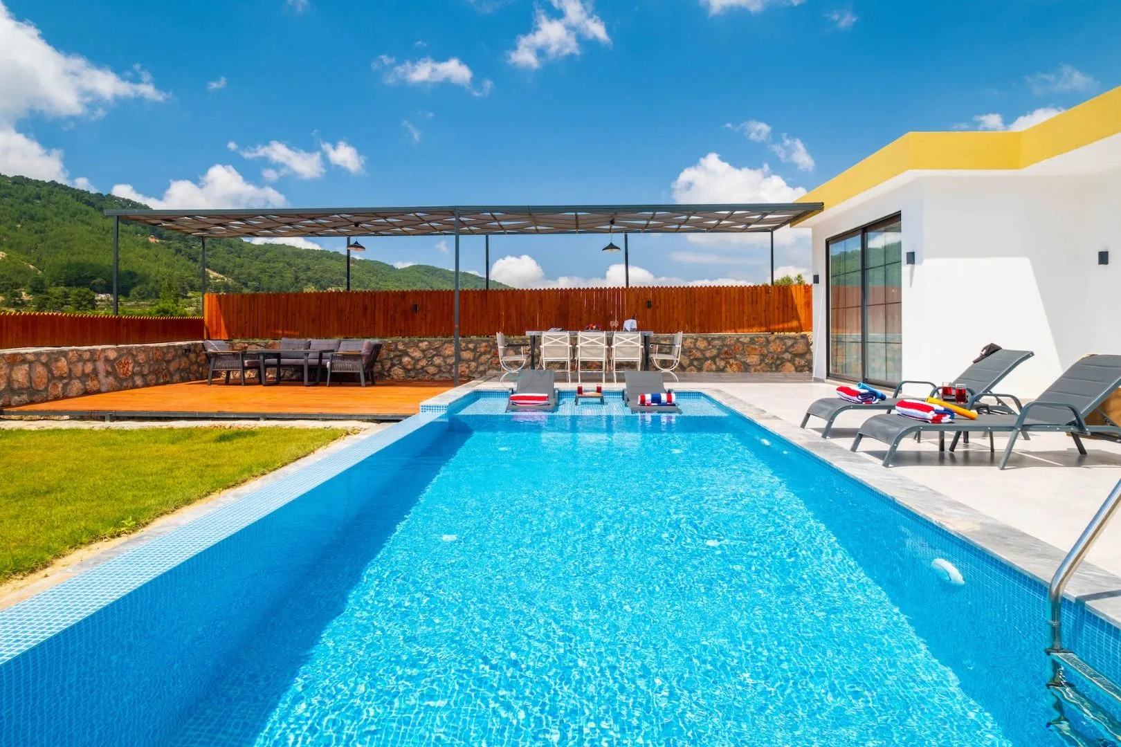 Villa Mavin 2