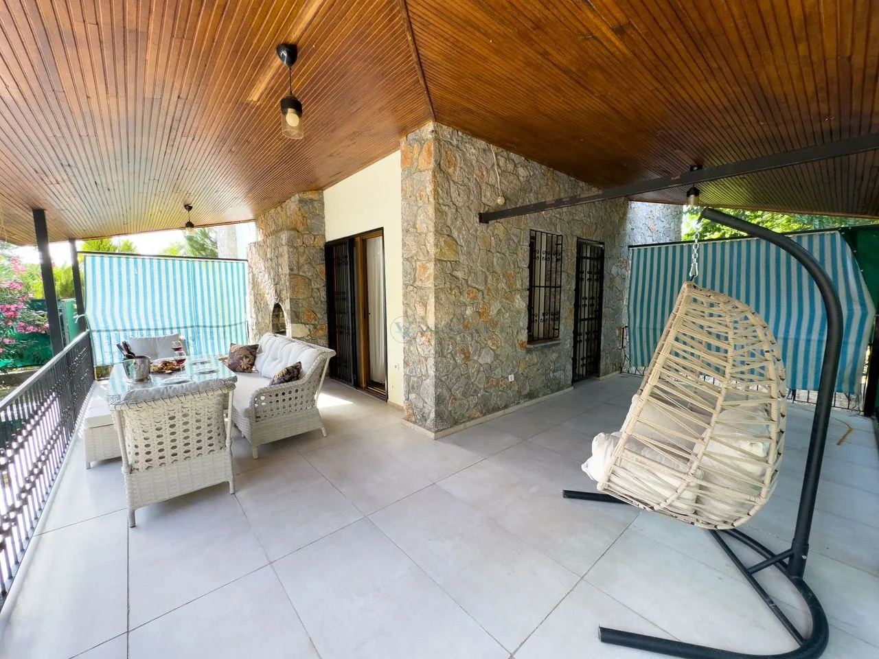 Villa Poyelina Duo