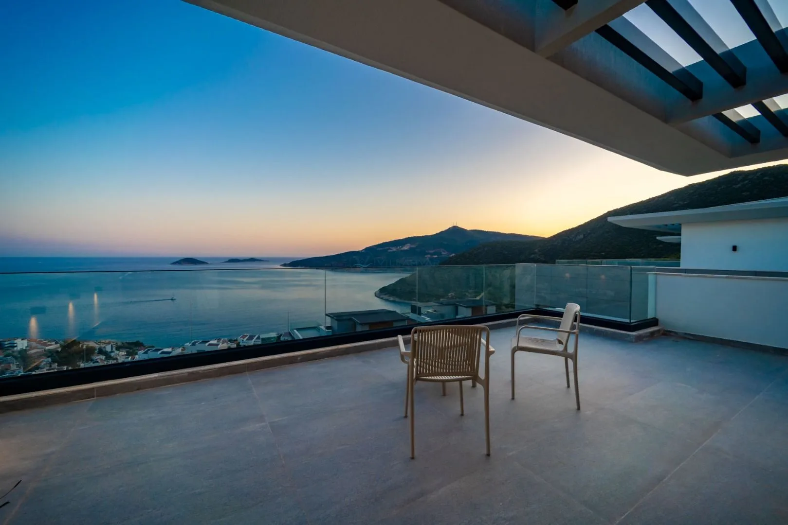 Villa Aura D